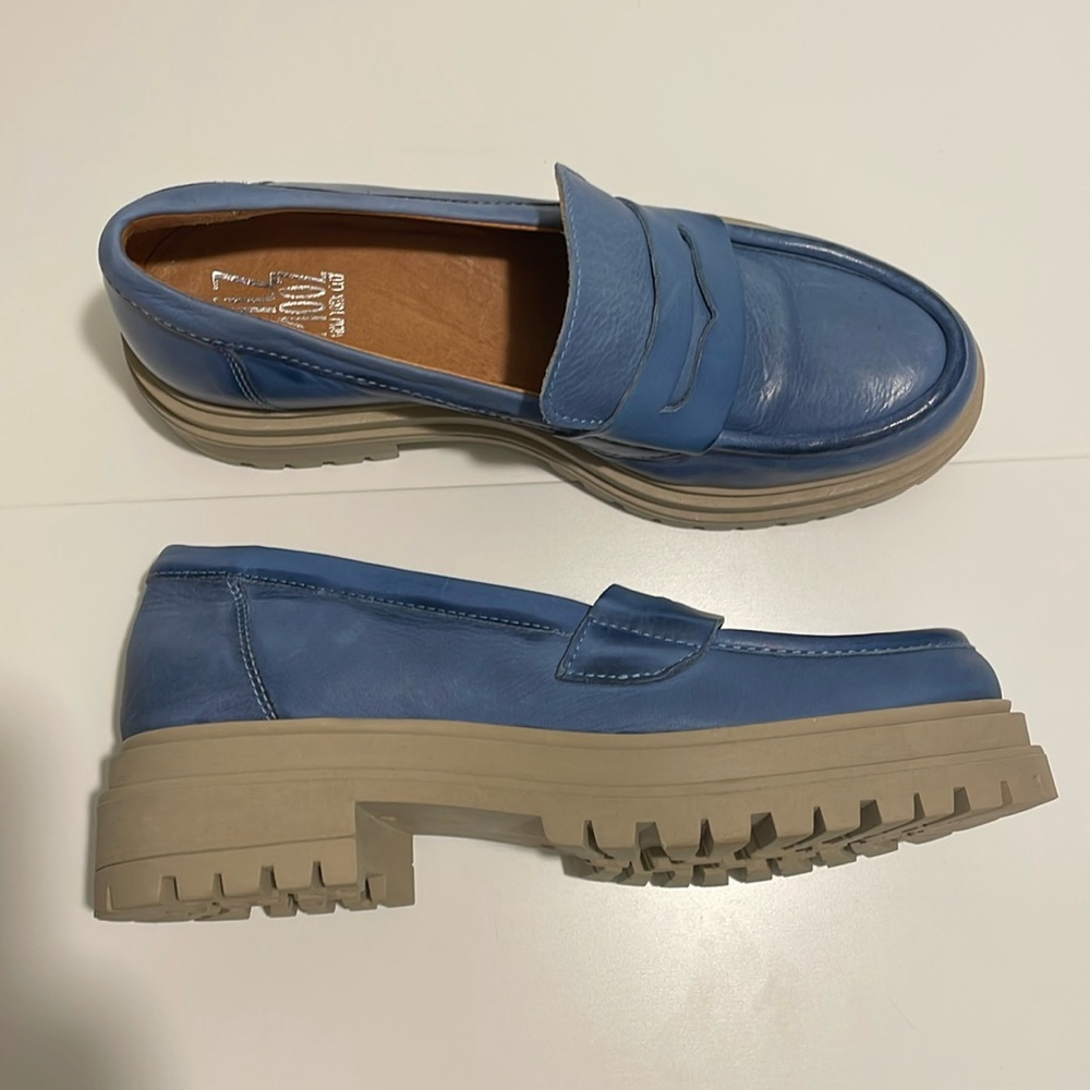 Miz Mooz Brand Women's Blue Chunky Platform Loafer Shoe Women's size 37 Legend